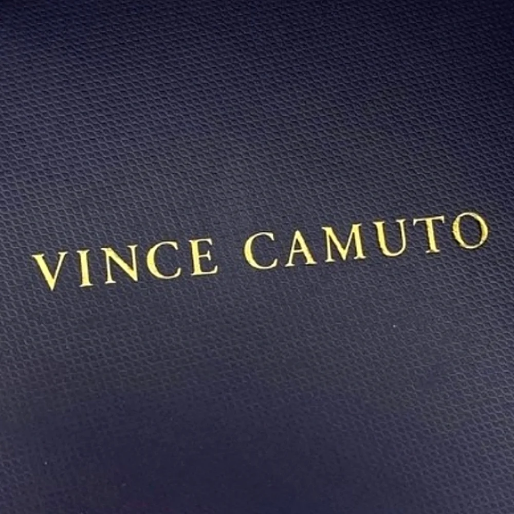 ❤️ Vince Camuto Gold-tone Pavé Heart Necklace NWT! - Picture 7 of 10